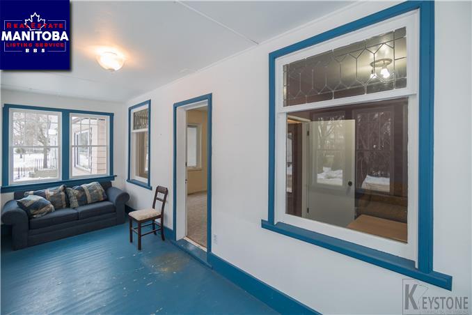 Property 304 Melrose Ave W img1