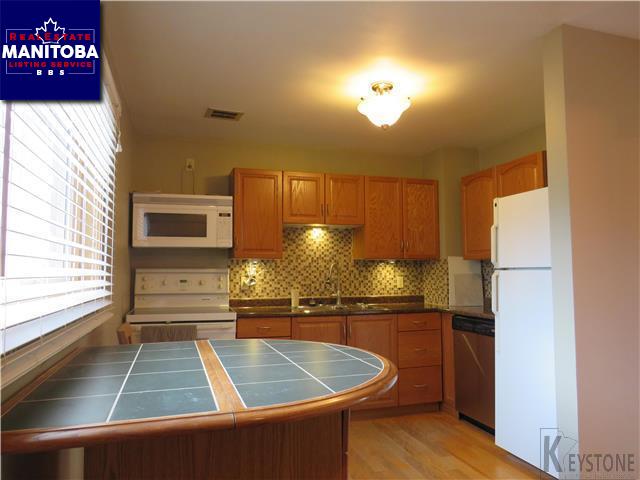 Property 19 325 Mercy St img1