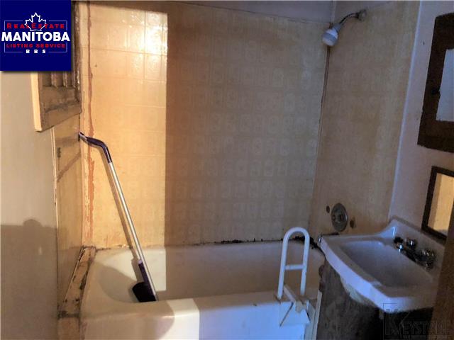 Property 317 Morris Ave img1