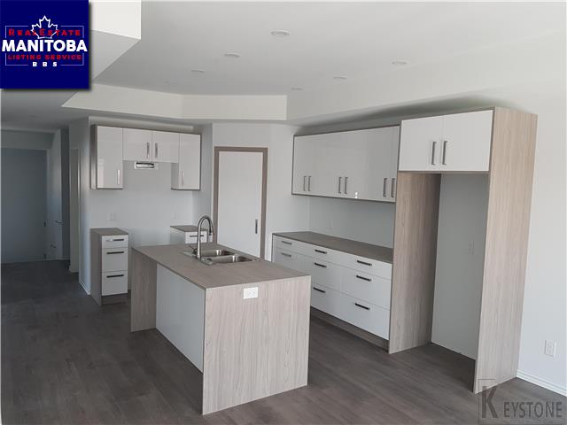 Property 66 Elm St img1