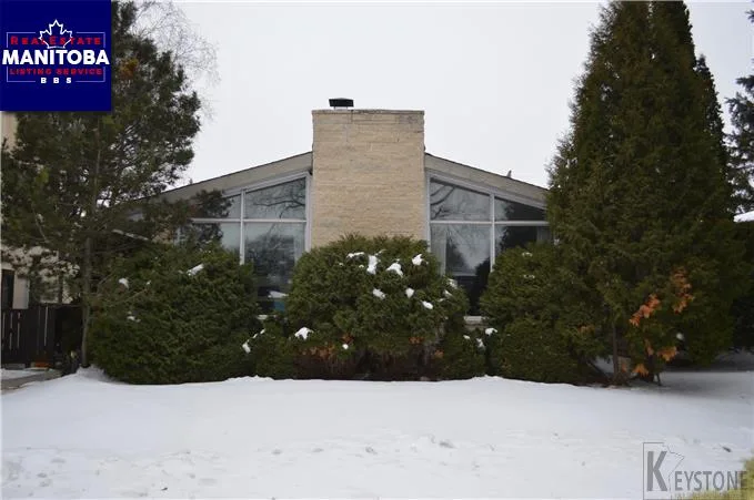 859 Elm St, Winnipeg