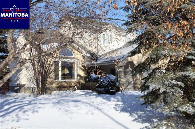 Property 3 Hawkesbury Cr img1