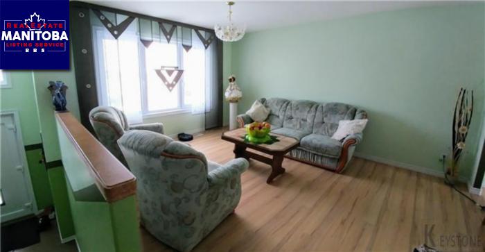 Property 38 Giesbrecht Dr img1