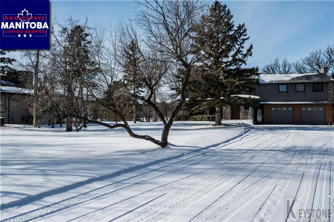 Property 4531 Roblin Blvd img1