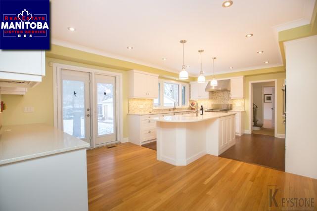 Property 832 Wellington Cr img1