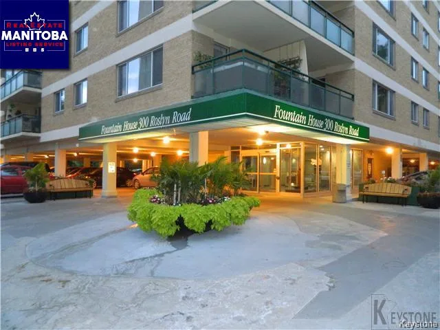 5d 300 Roslyn Rd