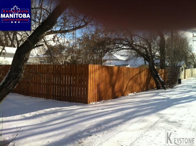 Property 321 Broadway St img1