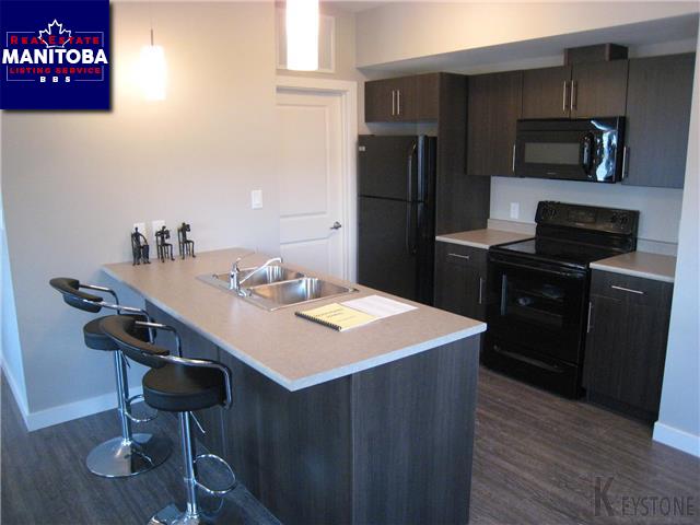 Property 108 176 Chapel Dr img1