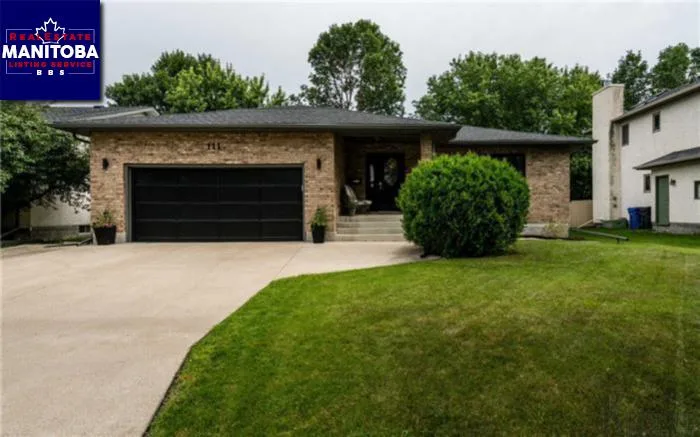 111 Deerpark Dr, Winnipeg