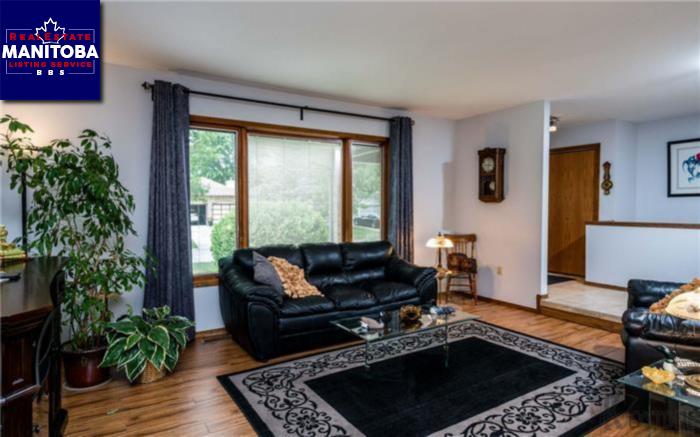 Property 111 Deerpark Dr img1