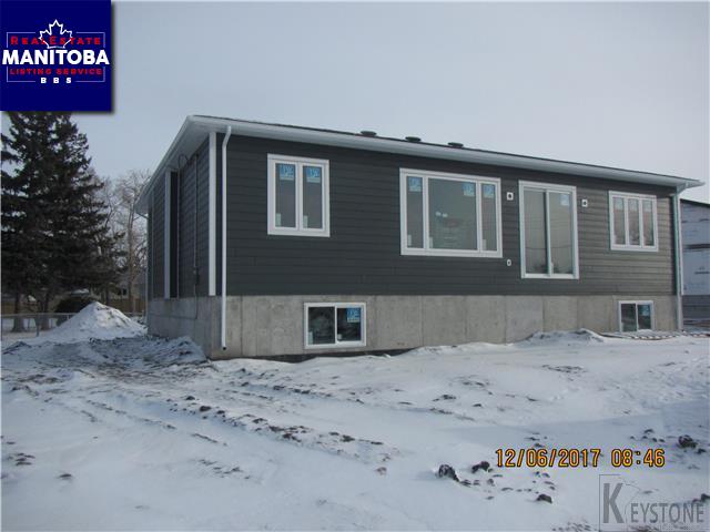 Property 21 Parade Dr img1