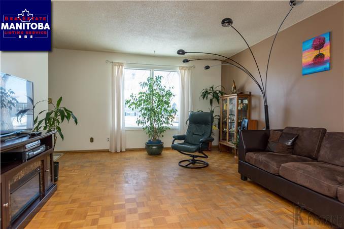 Property 252 Knightsbridge Dr img1