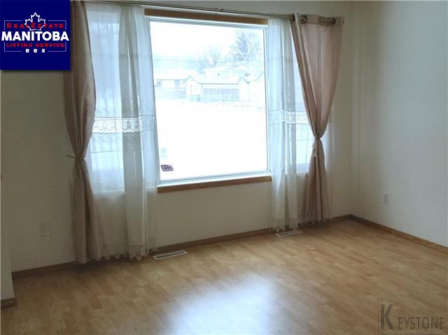 Property 1959 William Ave W img1