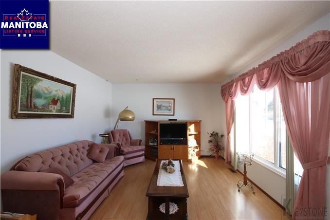 Property 53 Cartier Ave img1