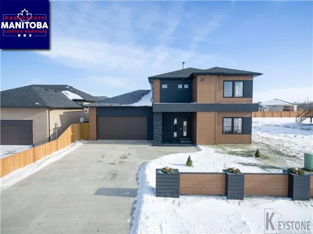 17 Parkhill Cr, Steinbach