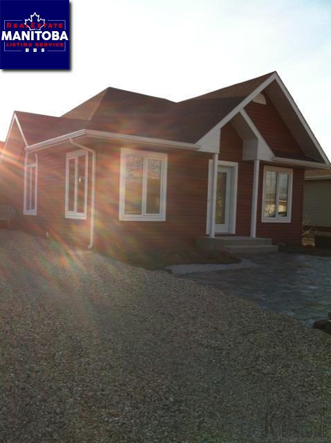 Property 664 Mcdonald Bay img1