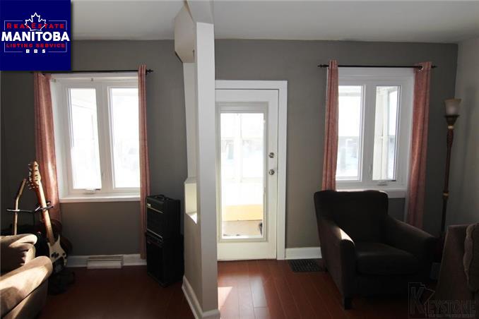 Property 709 Carter Ave img1