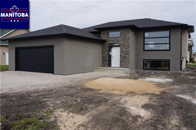 Property 172 Leclerc Bay Main image