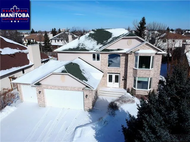 105 Queens Park Cr, Winnipeg