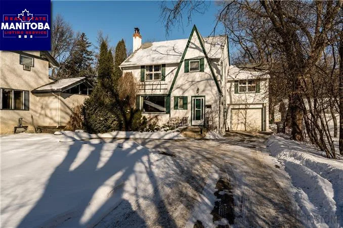 68 Riverside Dr