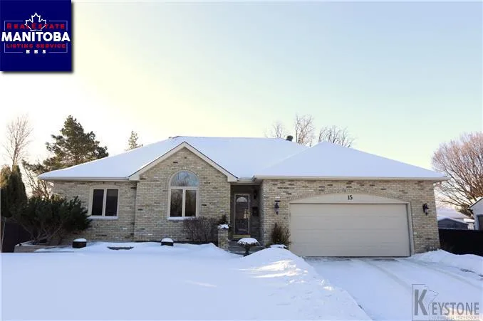 15 Lacasa Bay, Winnipeg