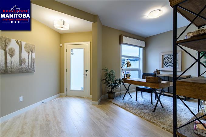 Property 43 Falcon Creek Bay img1