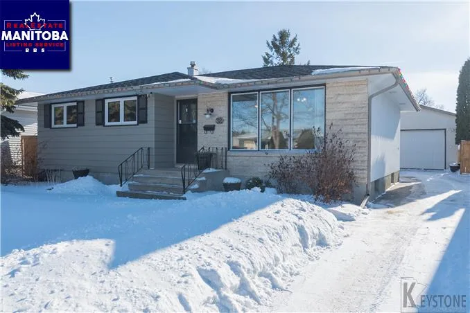 32 Pinecrest Bay, Winnipeg