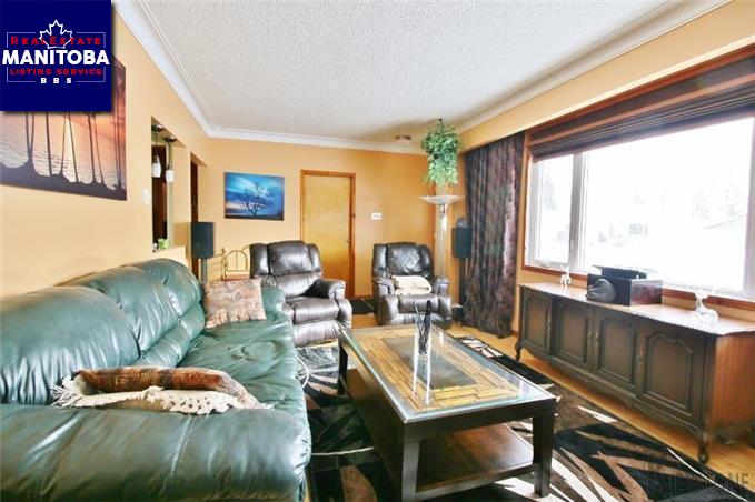 Property 52 Conifer Cr img1