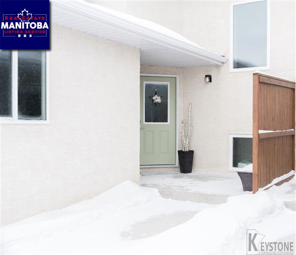 Property 9 Kootenay Way Main image