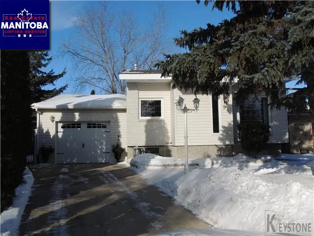 94 Meadow Lake Dr, Winnipeg