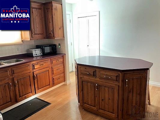 Property 151 Riverside Dr img1