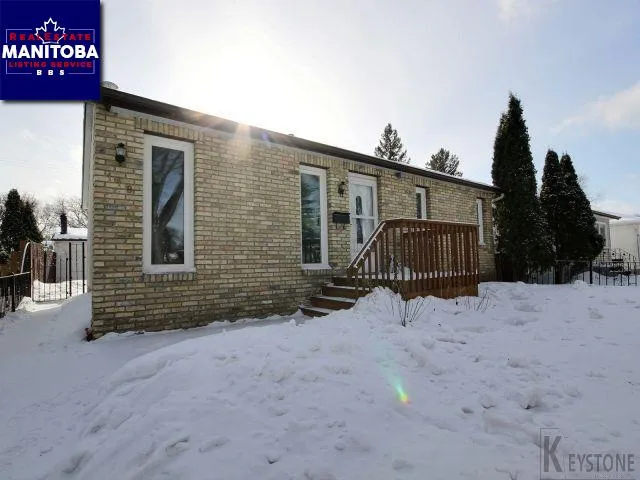 118 Newman Ave W, Winnipeg