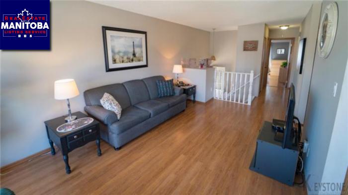 Property 46 Spruce Thicket Walk img1