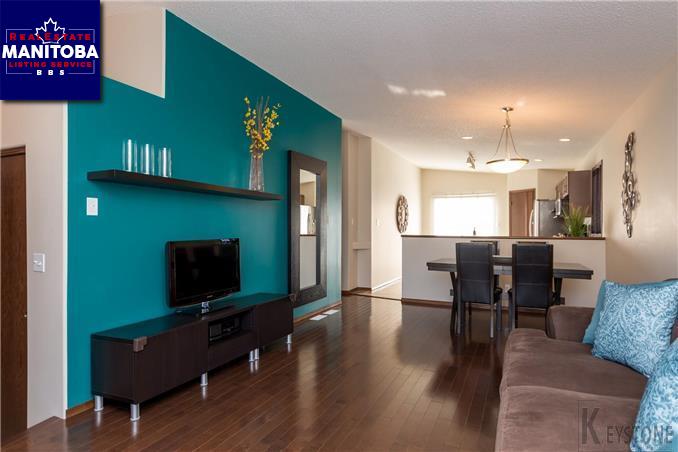 Property 74 Colbourne Dr img1