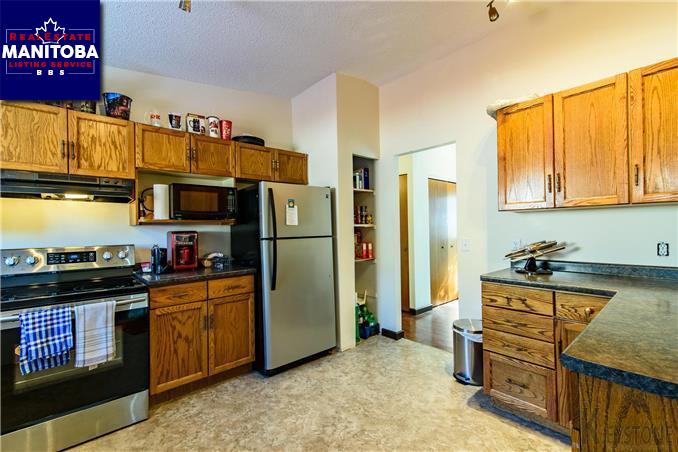 Property 14 Derbyshire Pl img1