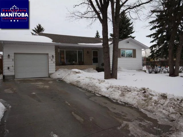 144 Carroll Rd, Winnipeg