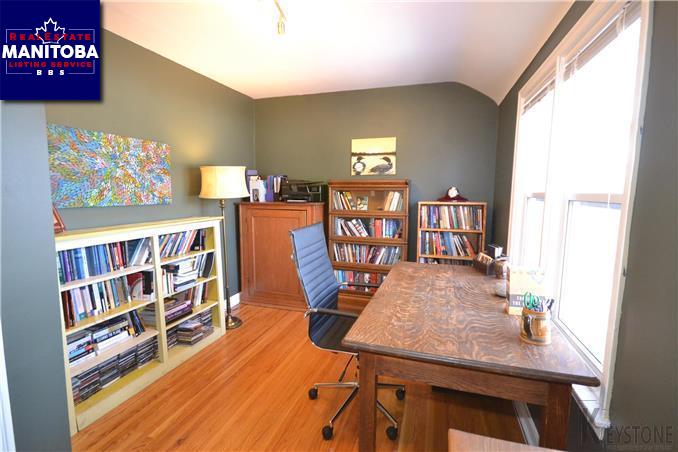 Property 11 Cedar Pl img1