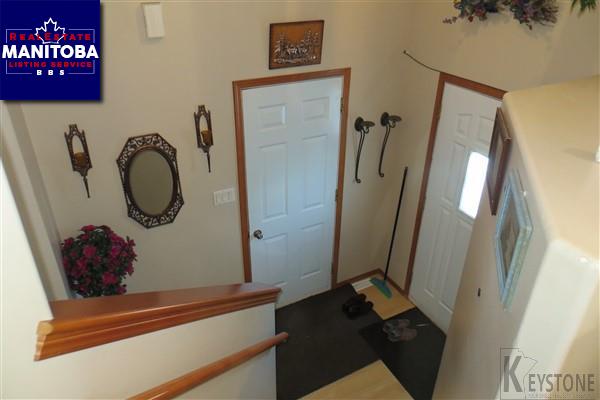 Property 375 Neufeld Dr img1