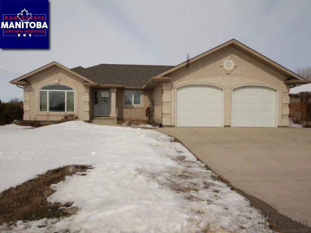 1 Madison Dr, Steinbach