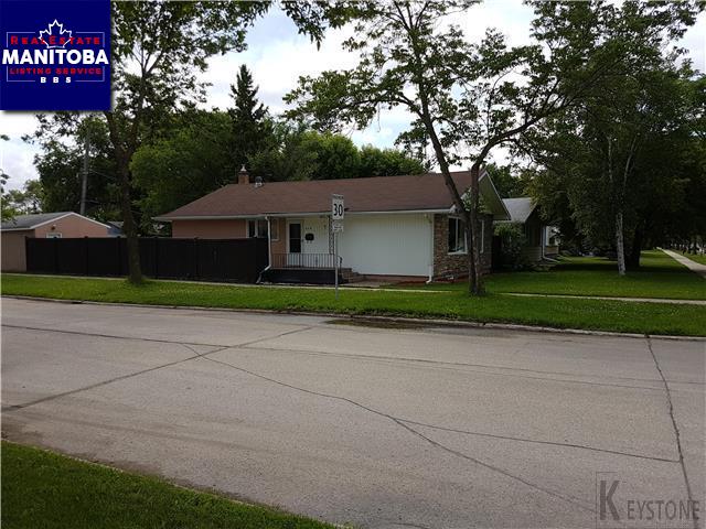 Property 576 Lanark St img1