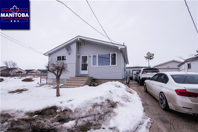 Property 581 Beecher Ave img1