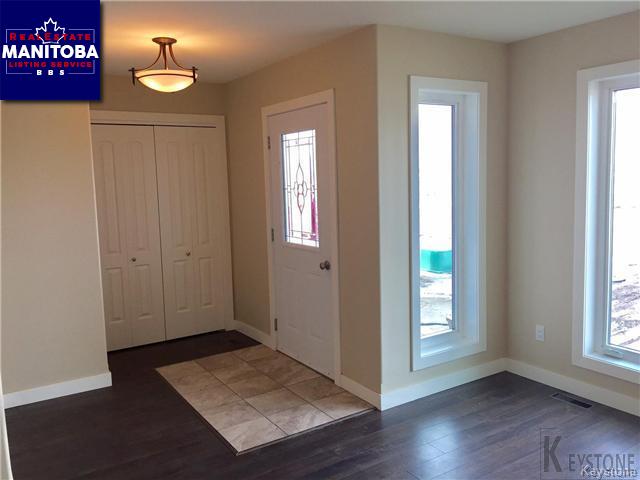 Property 17 Feathertail Way img1