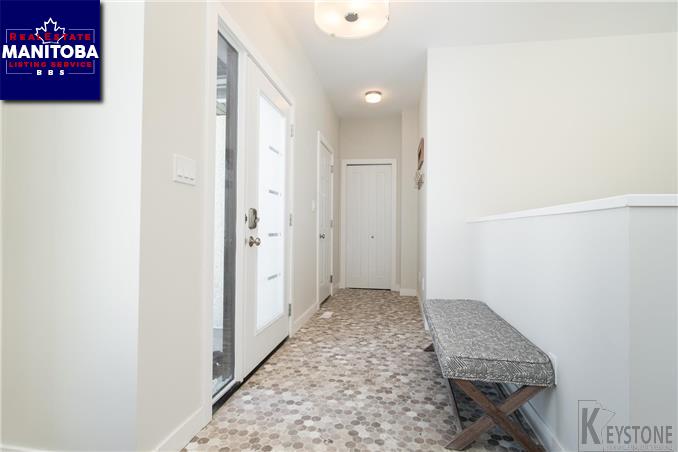 Property 250 Leclerc Bay img1