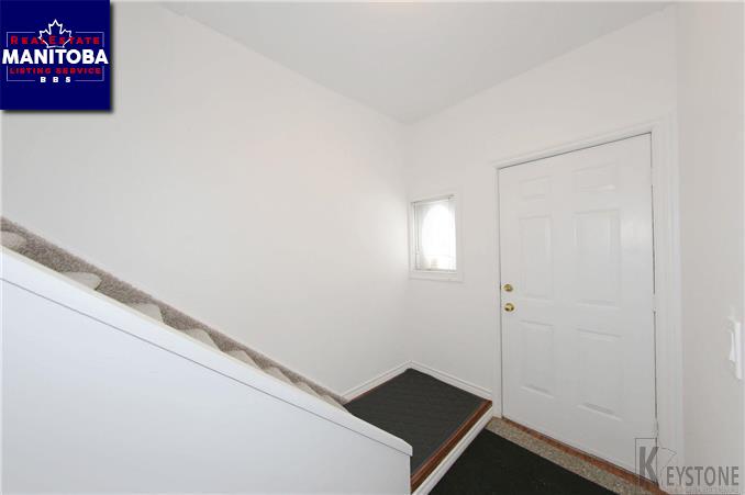 Property 221 Poplar Ave img1