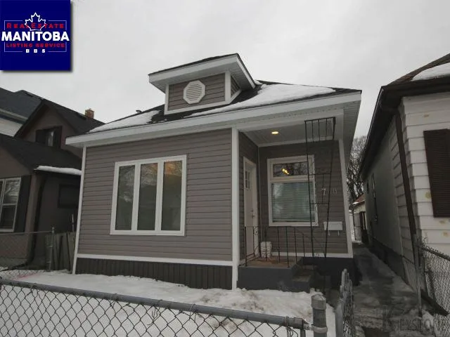 700 College Ave, Winnipeg