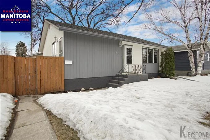 974 Simpson Ave, Winnipeg