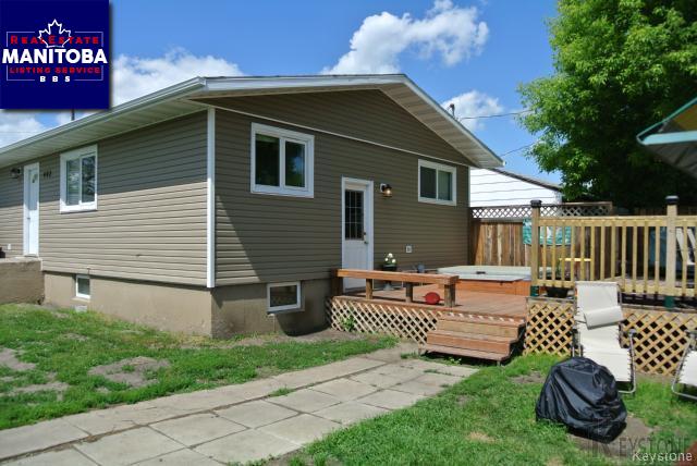 Property 402 Nelson St E Main image