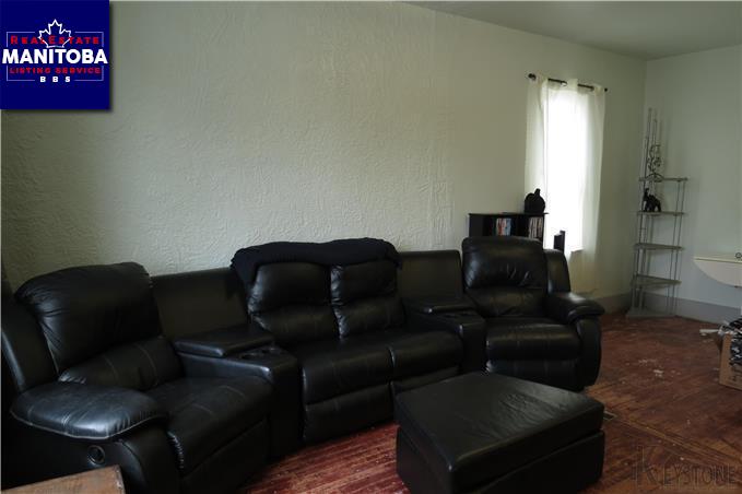 Property 264 Selkirk Ave img1