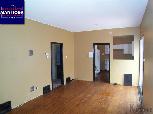 Property 841 Redwood Ave img1