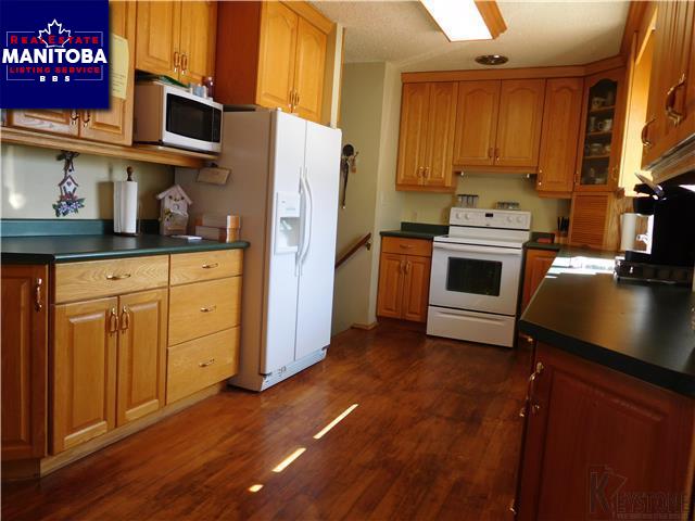 Property 18 Ellice Ave img1